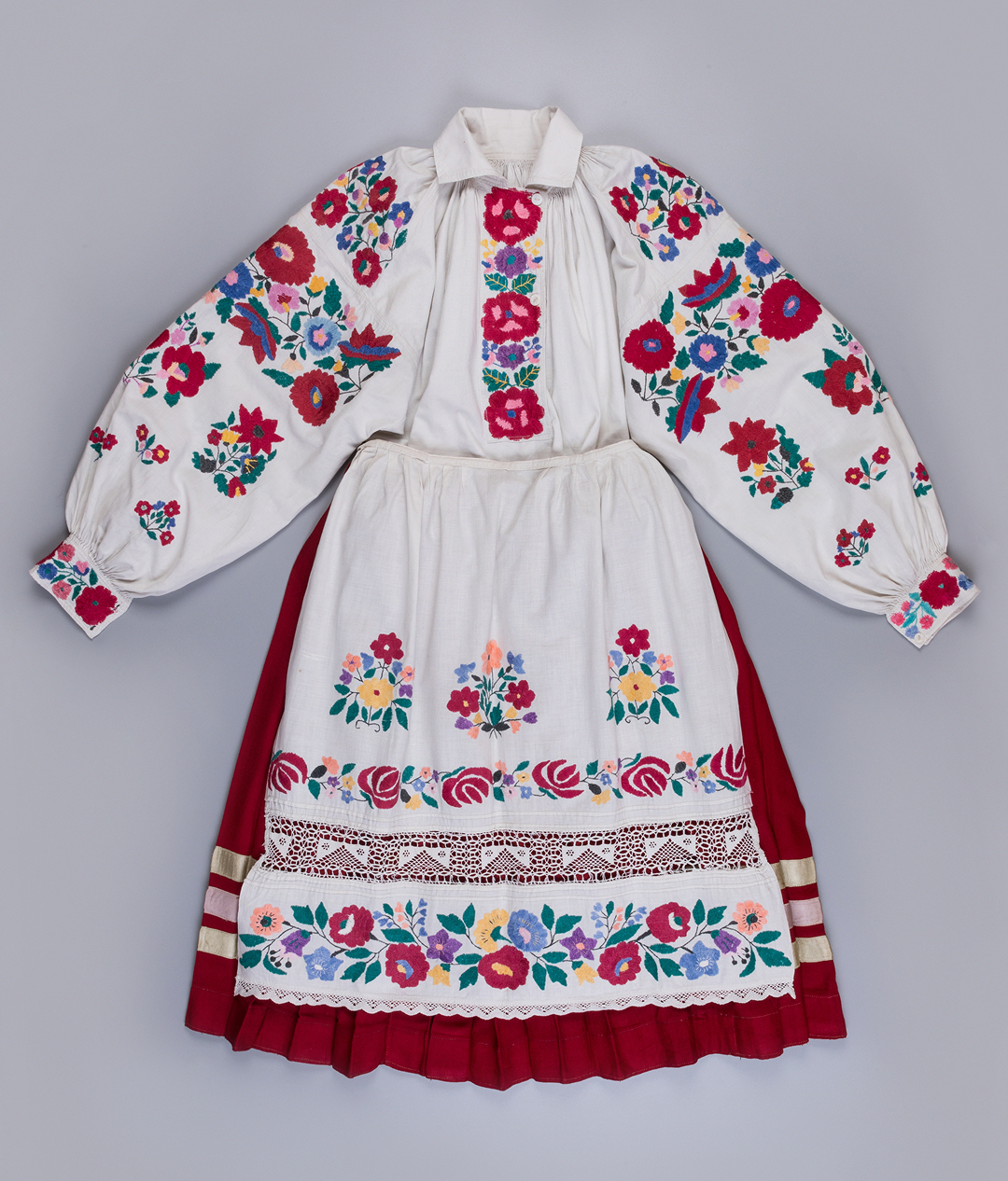 Жіноче святкове вбрання